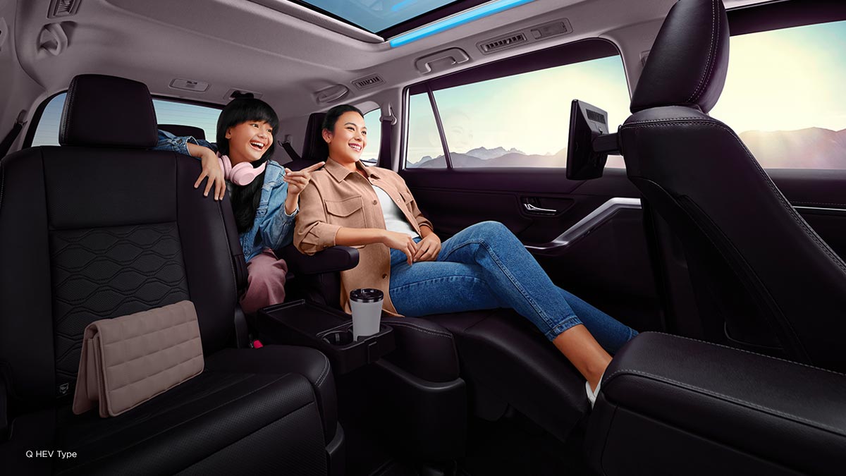 Mobil Hybrid Premium: Interior Mewah dengan Teknologi Canggih